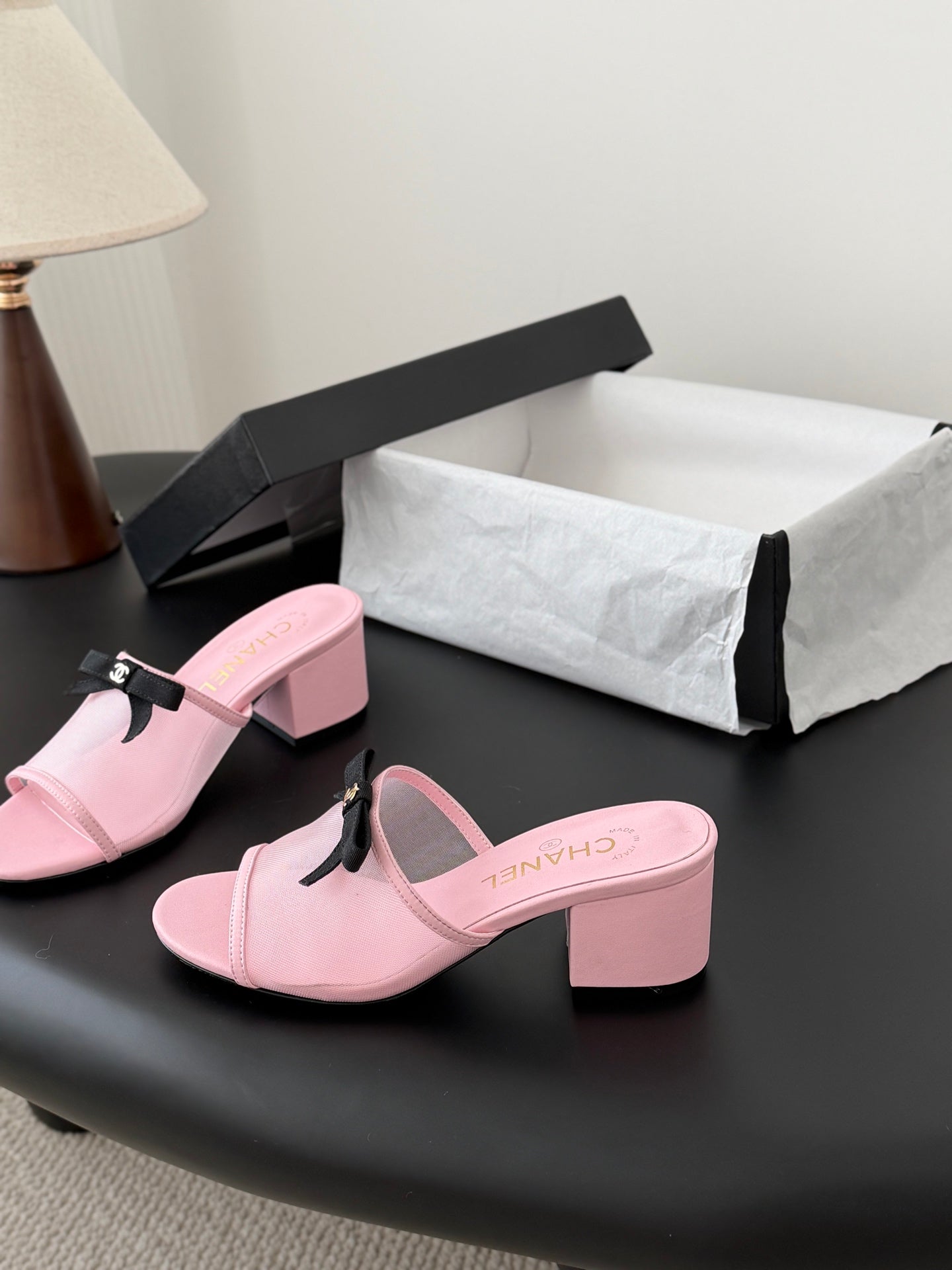 26SS NEUE Schleifen-Mesh-Chunky-Heels-Pantoletten