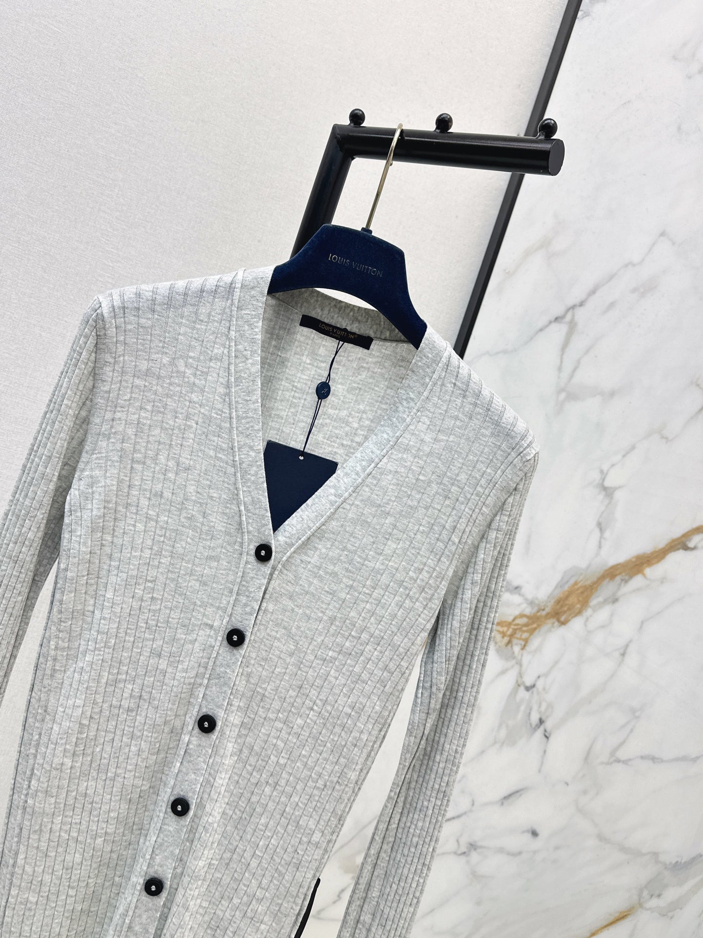 26SS NEW v-neck cardigan
