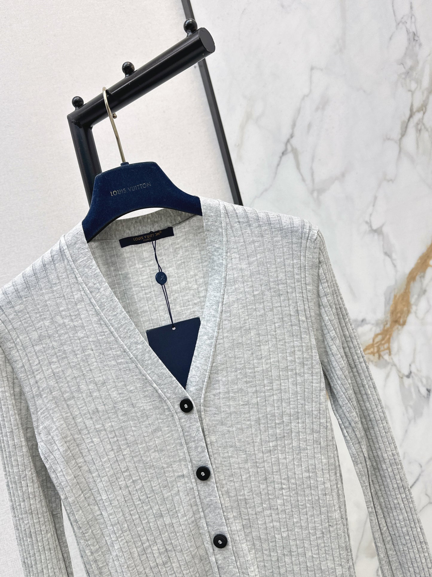 26SS NEW v-neck cardigan