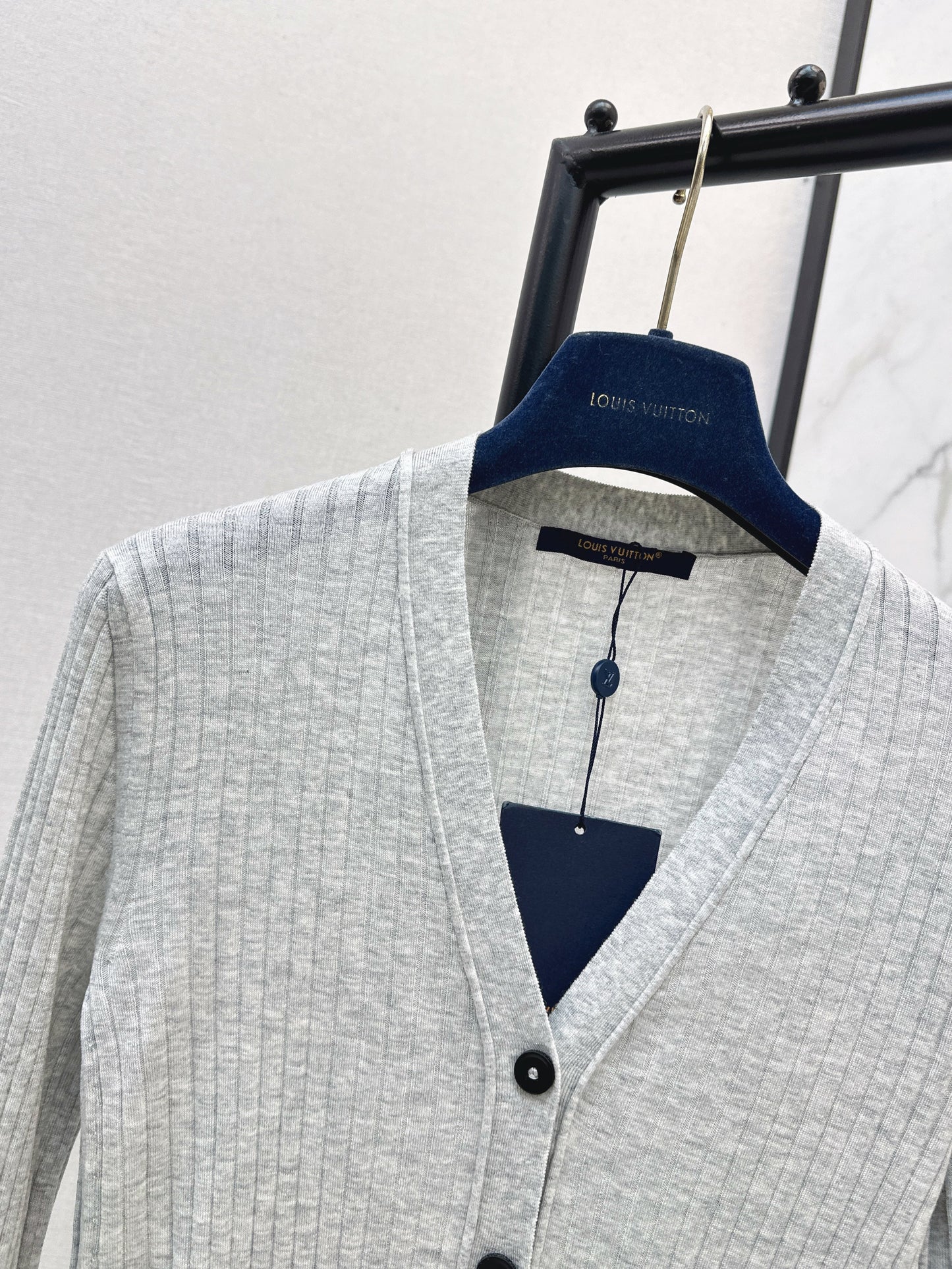 26SS NEW v-neck cardigan