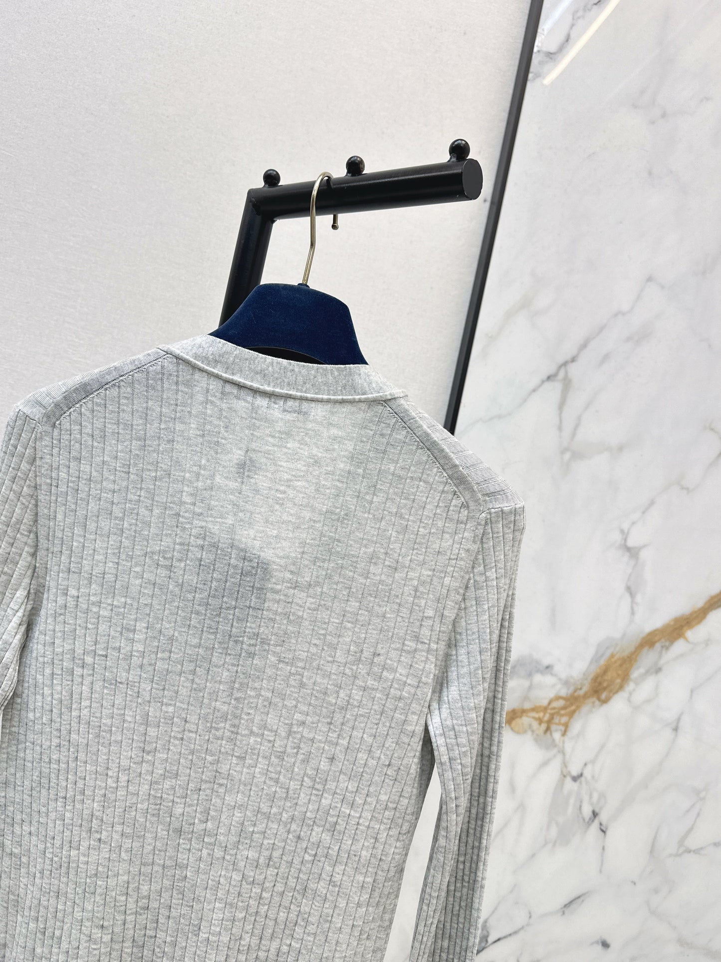 26SS NEW v-neck cardigan