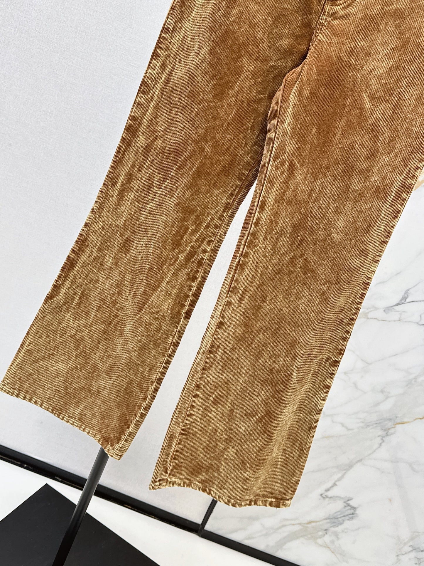 26SS NEUE Cord-Schlaghose