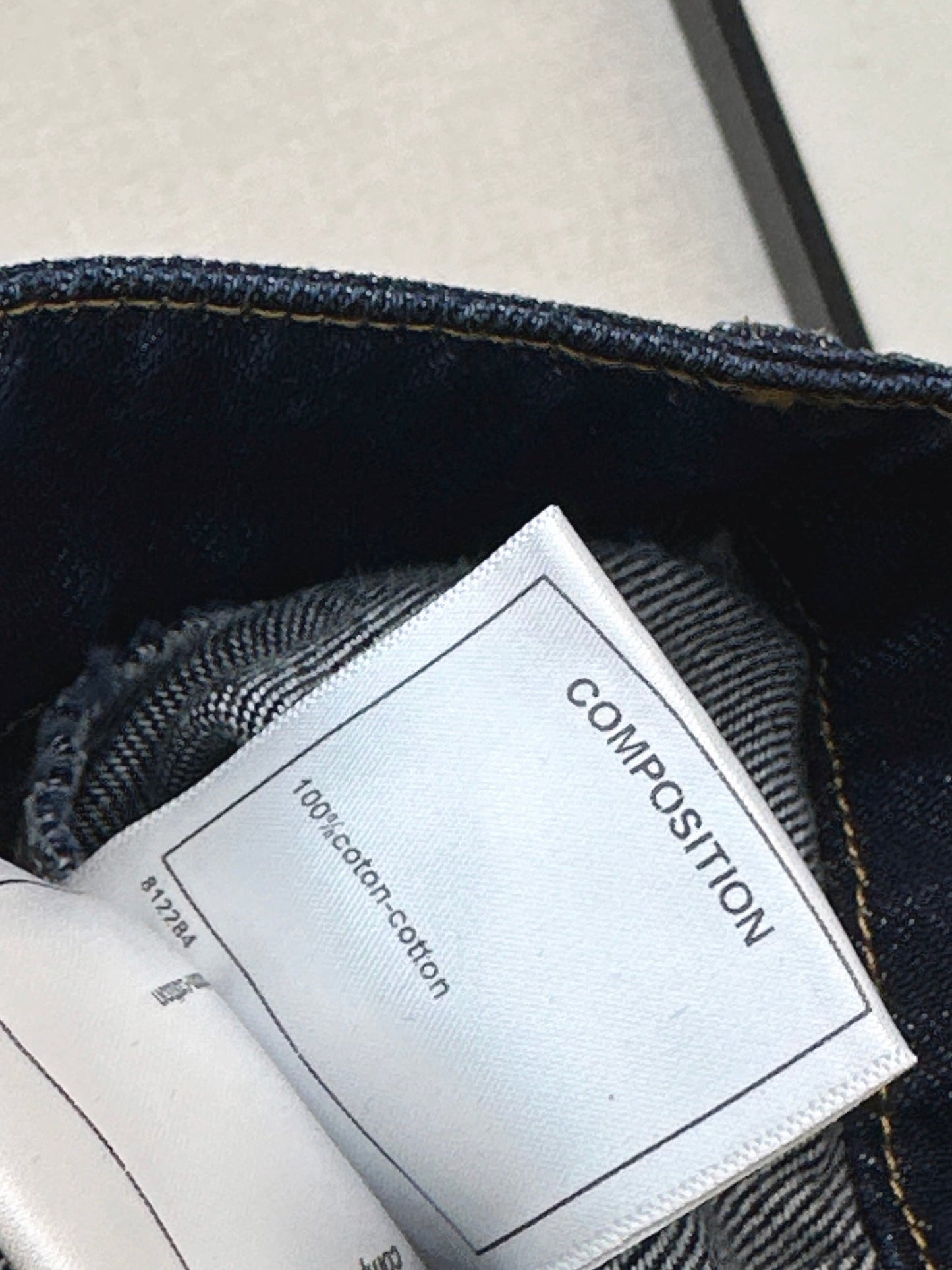 26SS NEUE Schlagjeans mit Herzmotiv