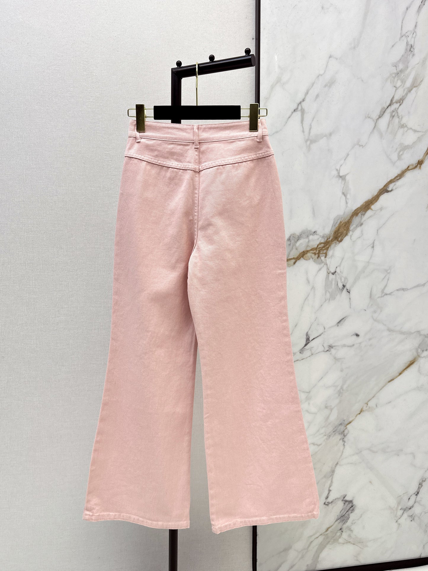 26SS NEUE Schlagjeans mit Herzmotiv