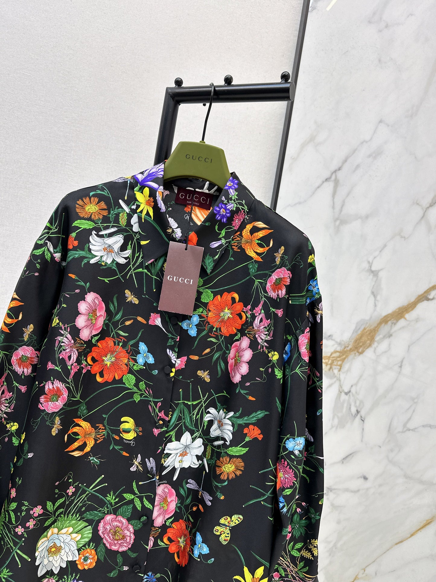 26SS NEUES bedrucktes florales Seidenhemd