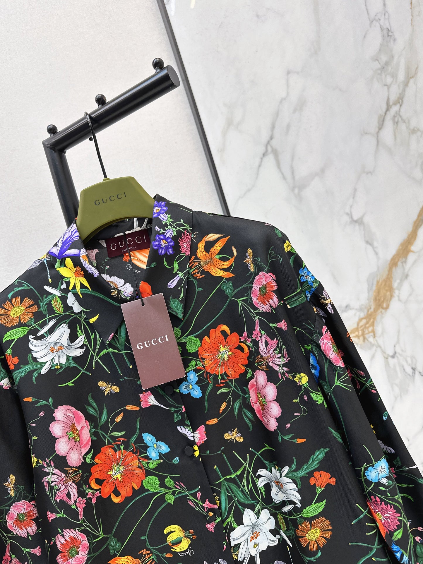 26SS NEUES bedrucktes florales Seidenhemd