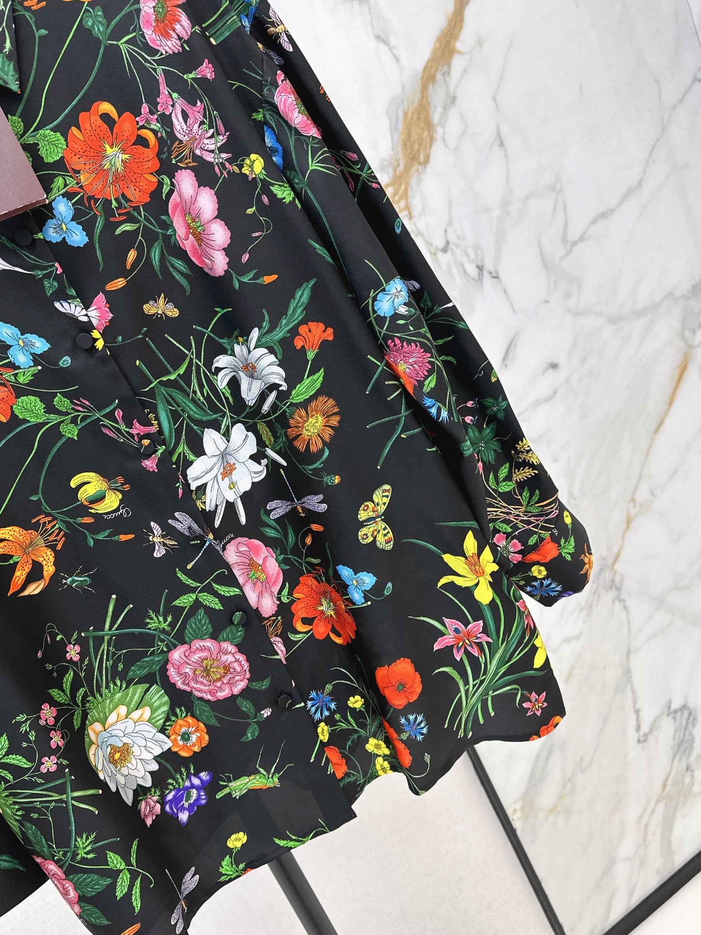 26SS NEUES bedrucktes florales Seidenhemd