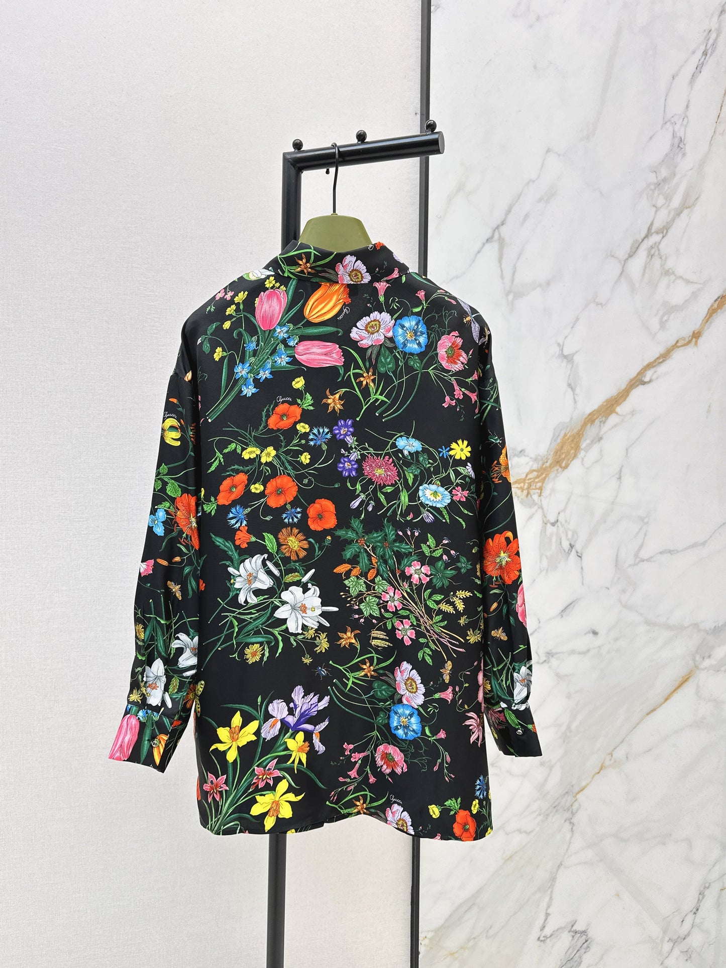 26SS NEUES bedrucktes florales Seidenhemd
