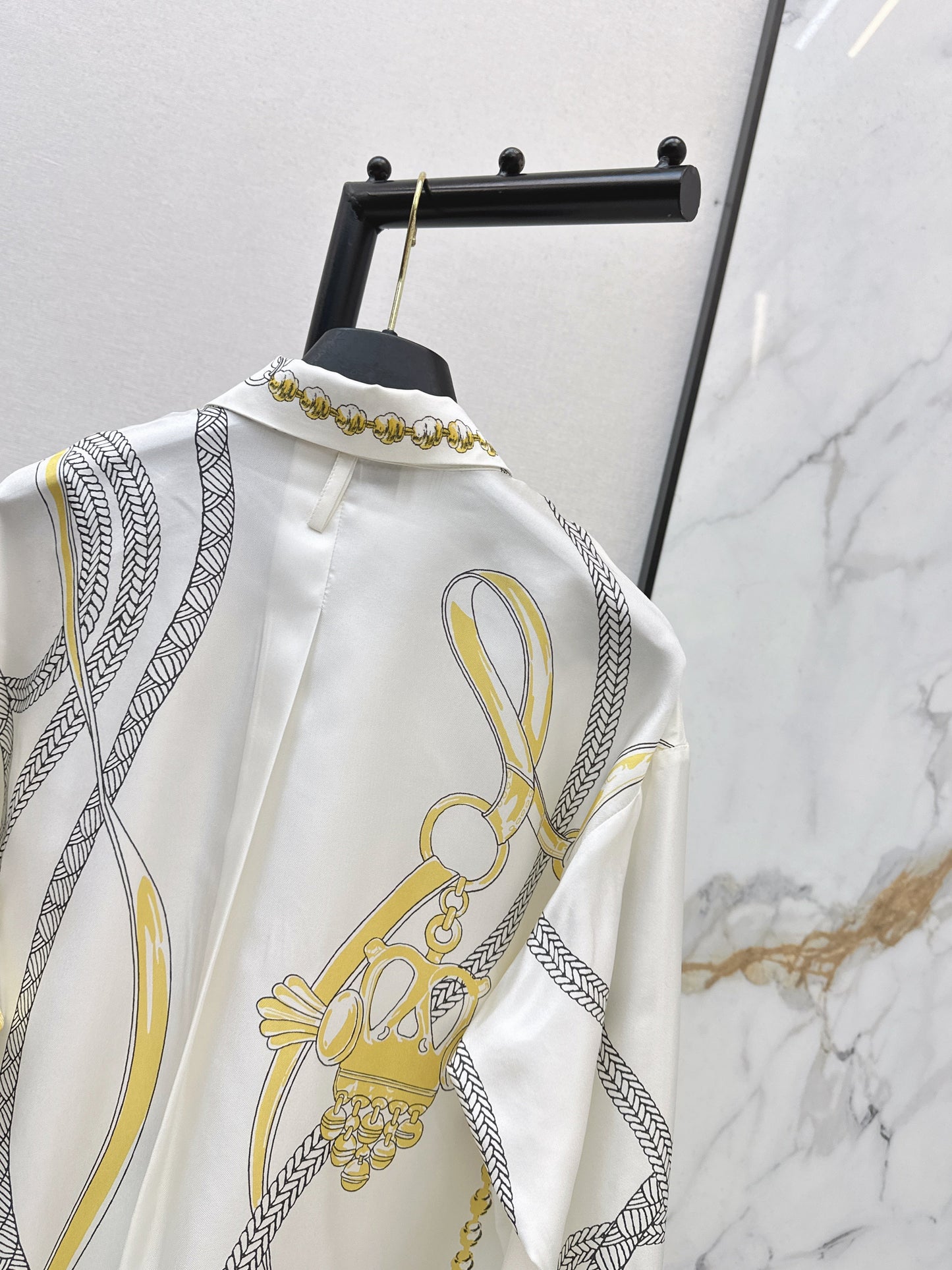 26SS NEUES Seidenhemd mit Blumenmuster