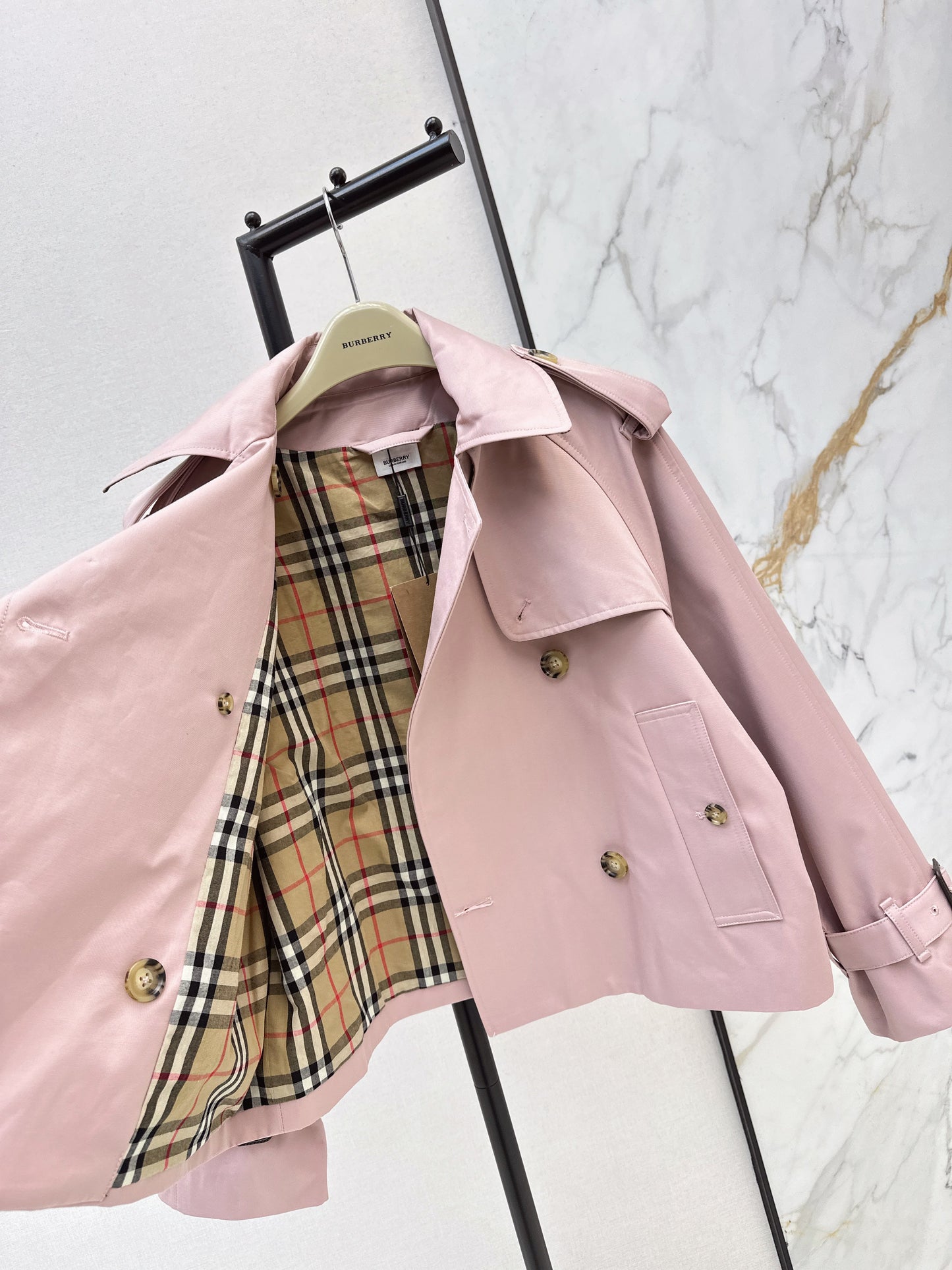 26SS NEUE Trenchcoats