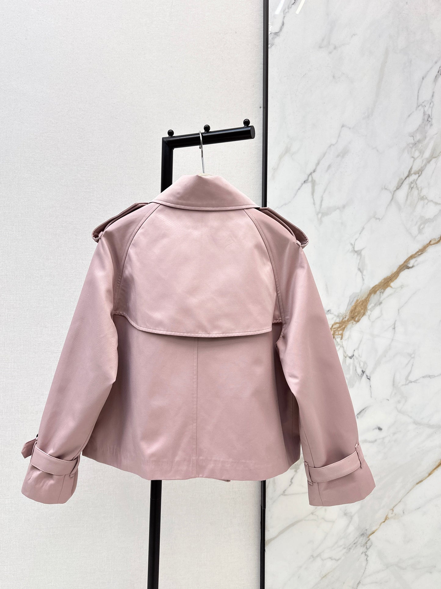 26SS NEUE Trenchcoats