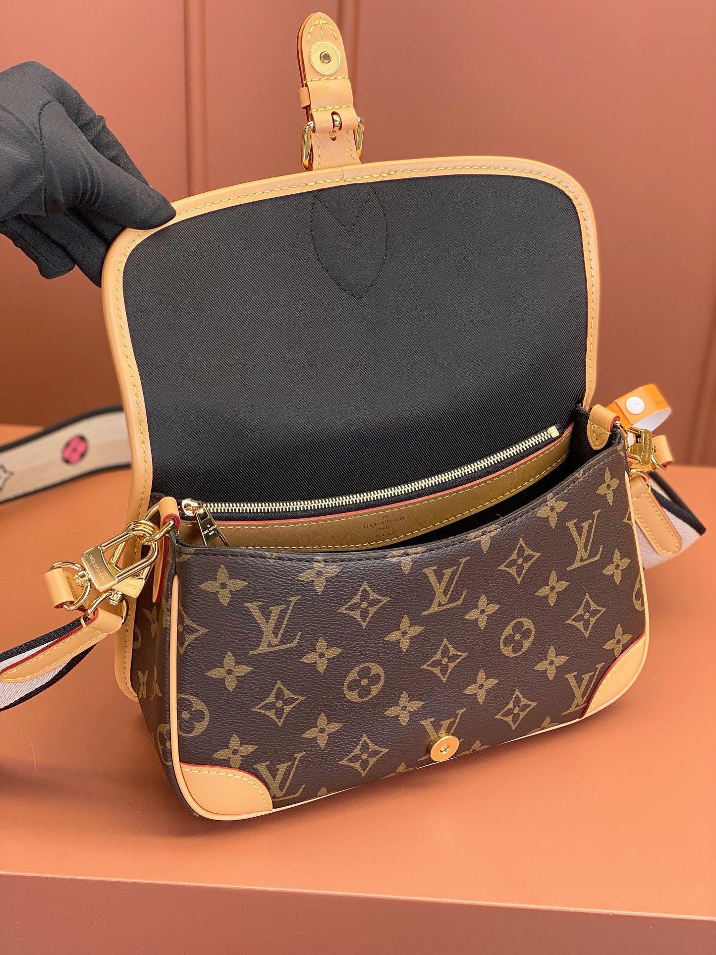 🔥Máxima calidad🔥26SS NUEVO Bolso de mano DlANE de cuero original, versión chip MB especial