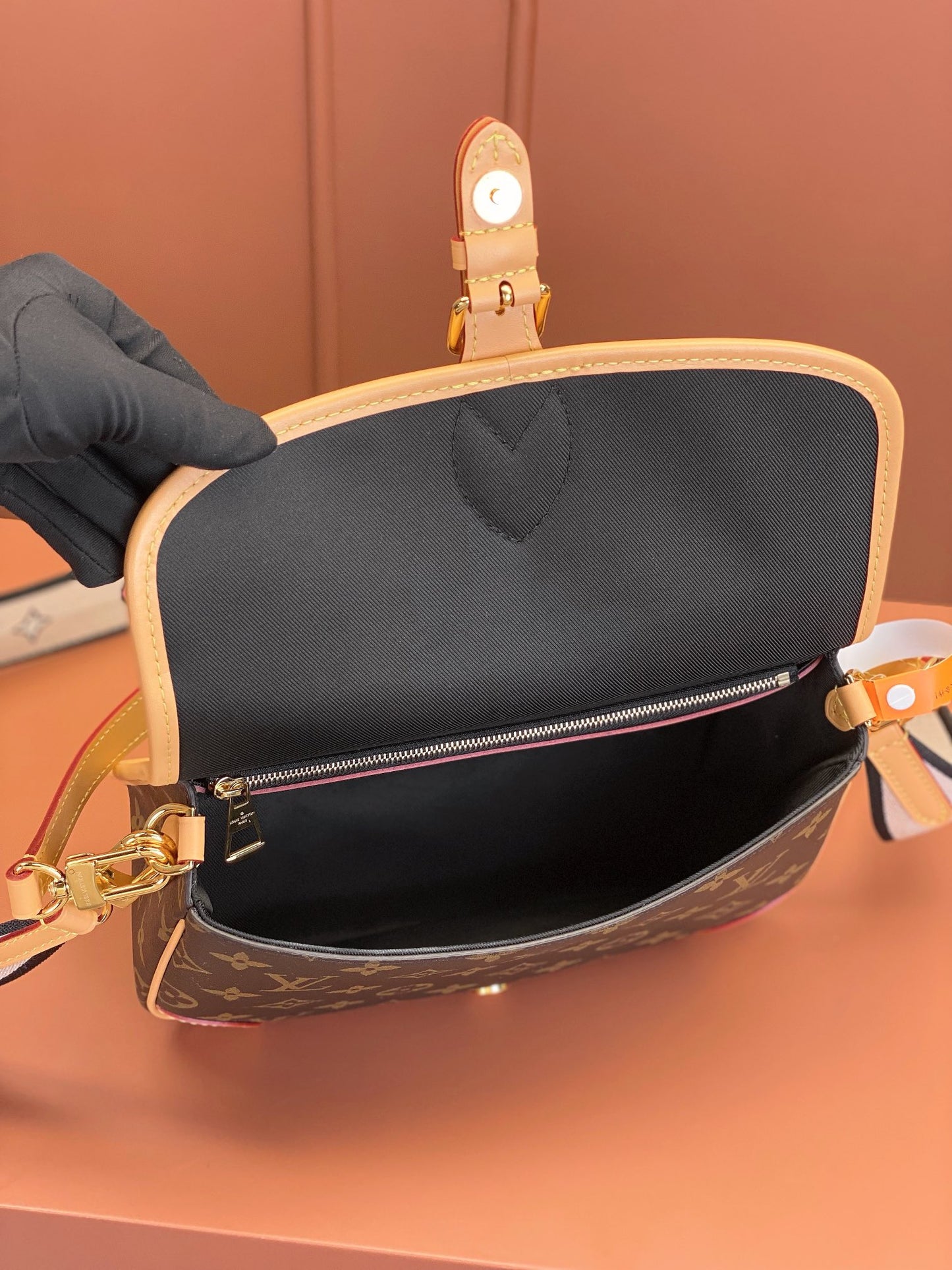🔥Máxima calidad🔥26SS NUEVO Bolso de mano DlANE de cuero original, versión chip MB especial