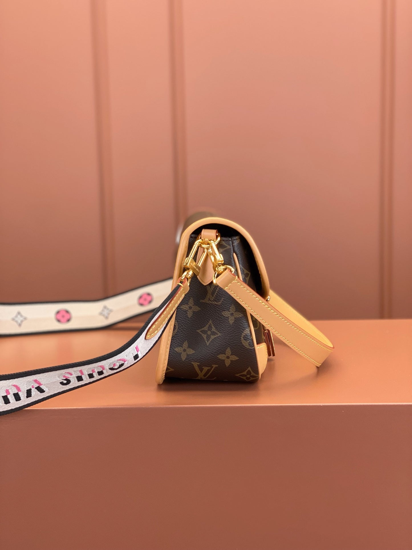🔥Máxima calidad🔥26SS NUEVO Bolso de mano DlANE de cuero original, versión chip MB especial