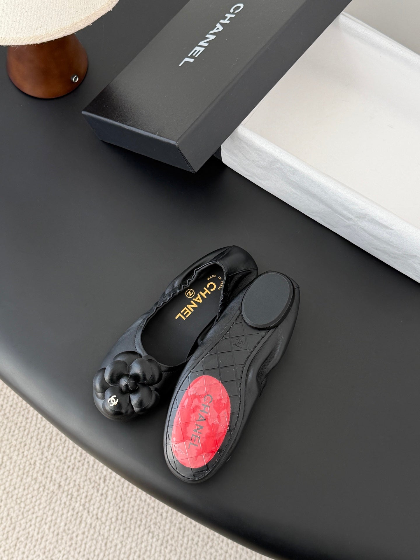 26SS NEUE Kamelien-Ballerinas