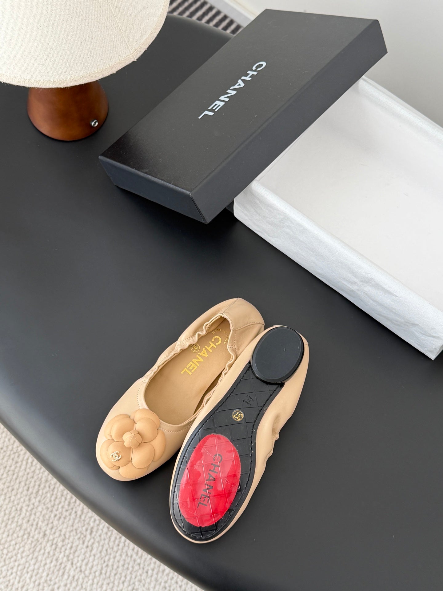 26SS NEUE Kamelien-Ballerinas