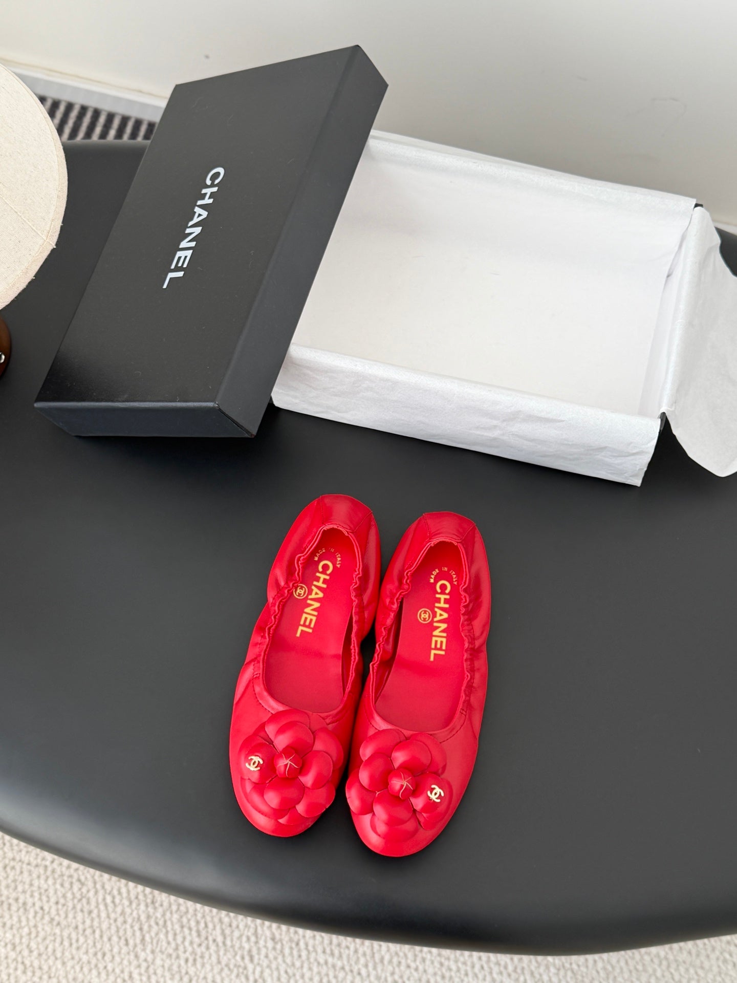 26SS NEUE Kamelien-Ballerinas