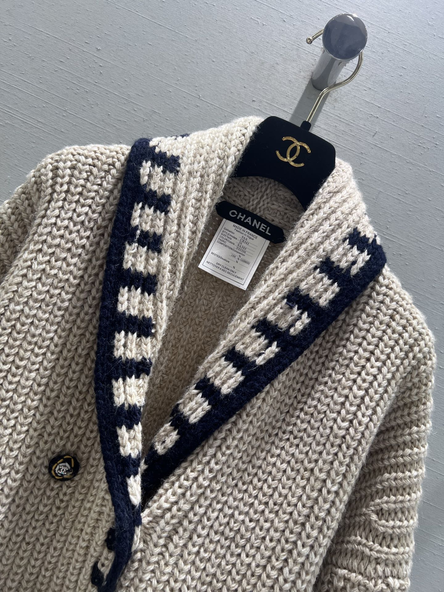 26SS NEUE Retro-Strickjacke mit Kragen und grobem Häkelmuster