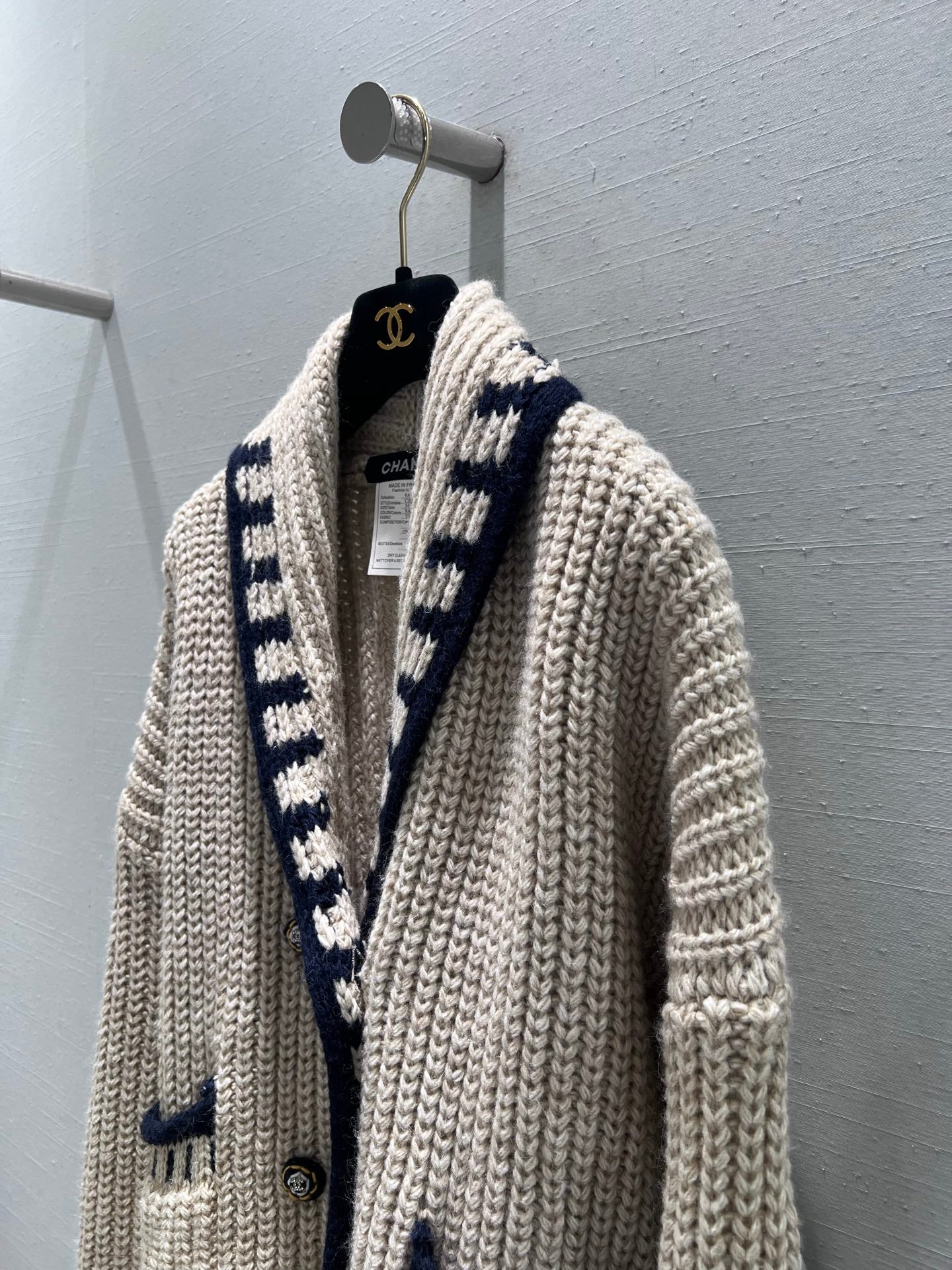 26SS NEUE Retro-Strickjacke mit Kragen und grobem Häkelmuster