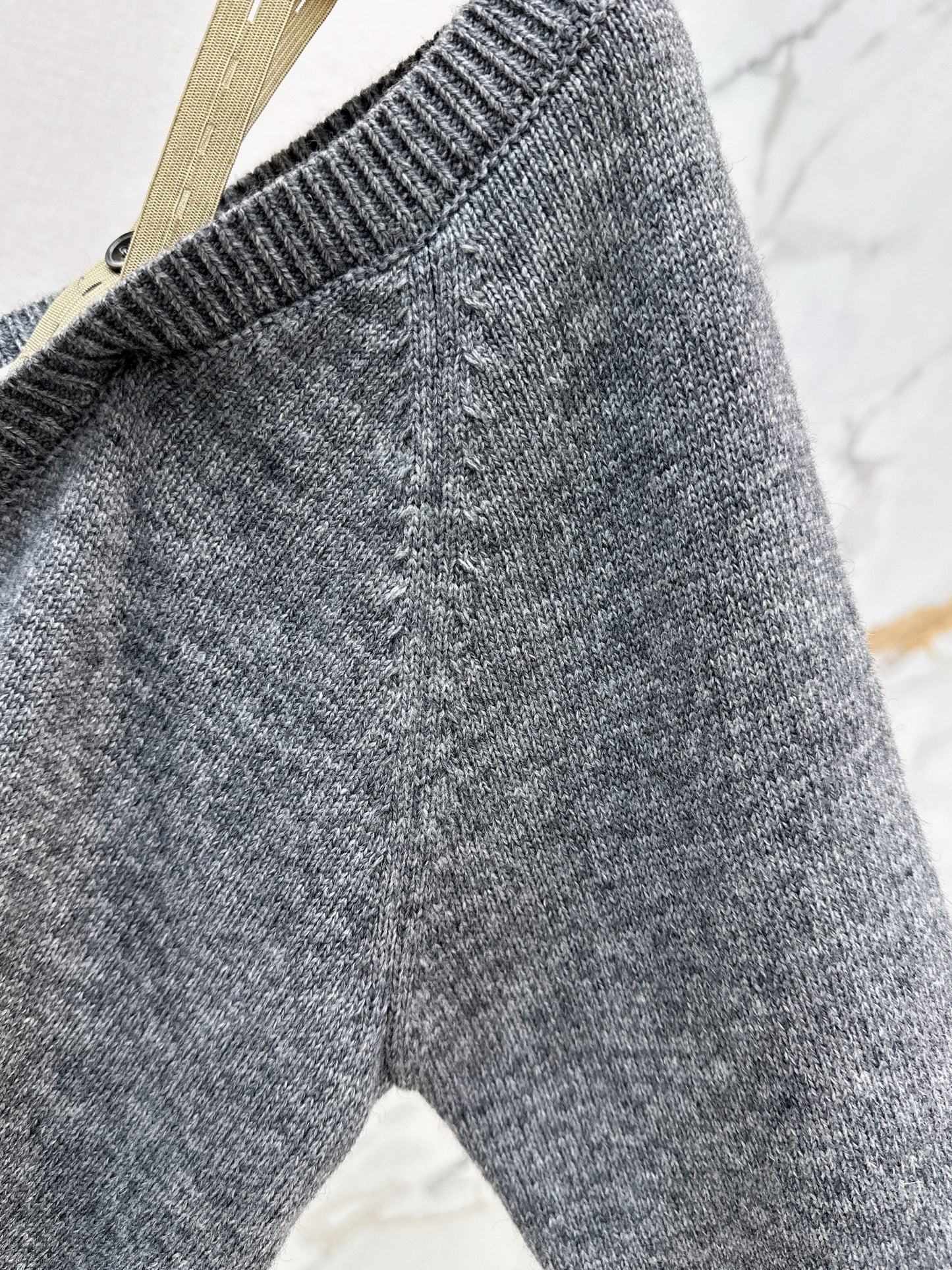 26SS NEW off shoulder knit cardigan