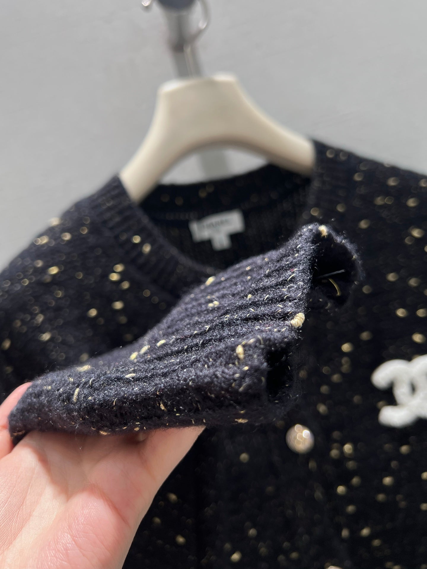 26SS NEW Three-dimensional double C embroidered logo mixed color knitted cardigan