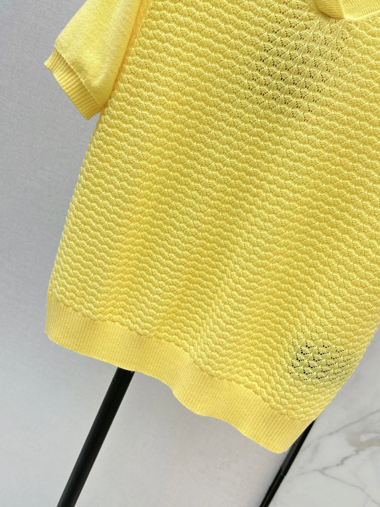 26SS NEUER Polo-Strickpullover