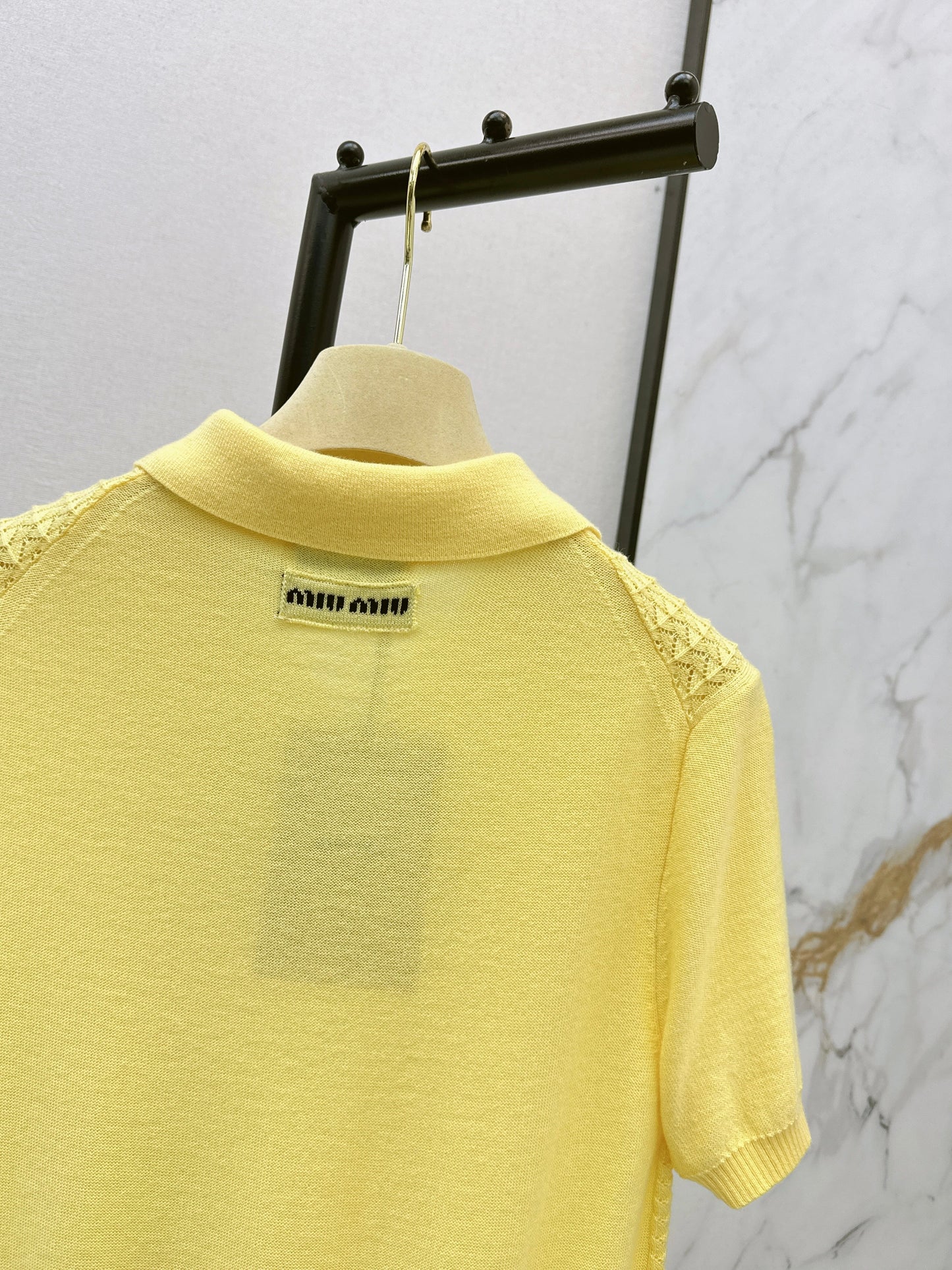26SS NEUER Polo-Strickpullover