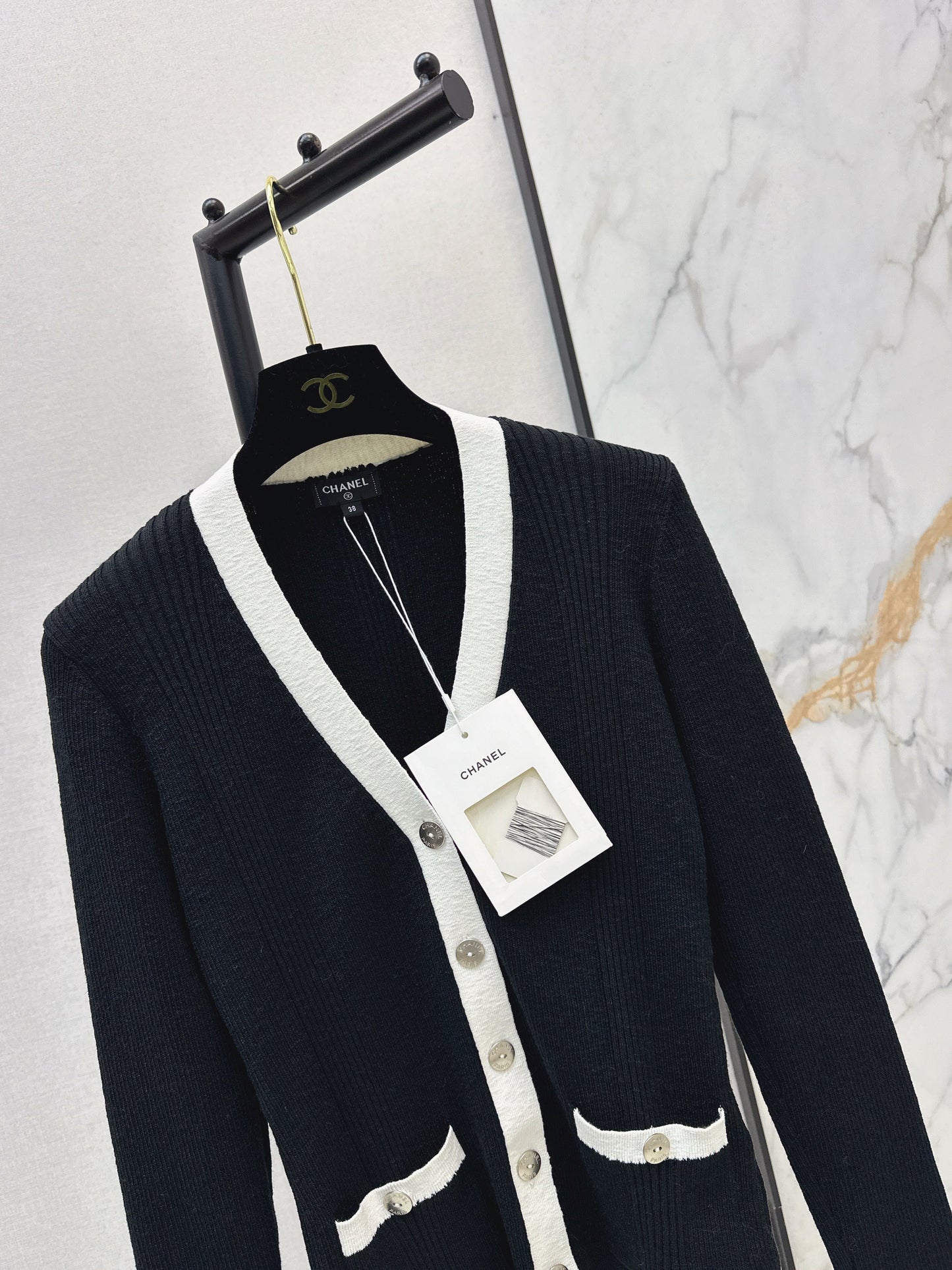 26SS NEW v-neck cardigan