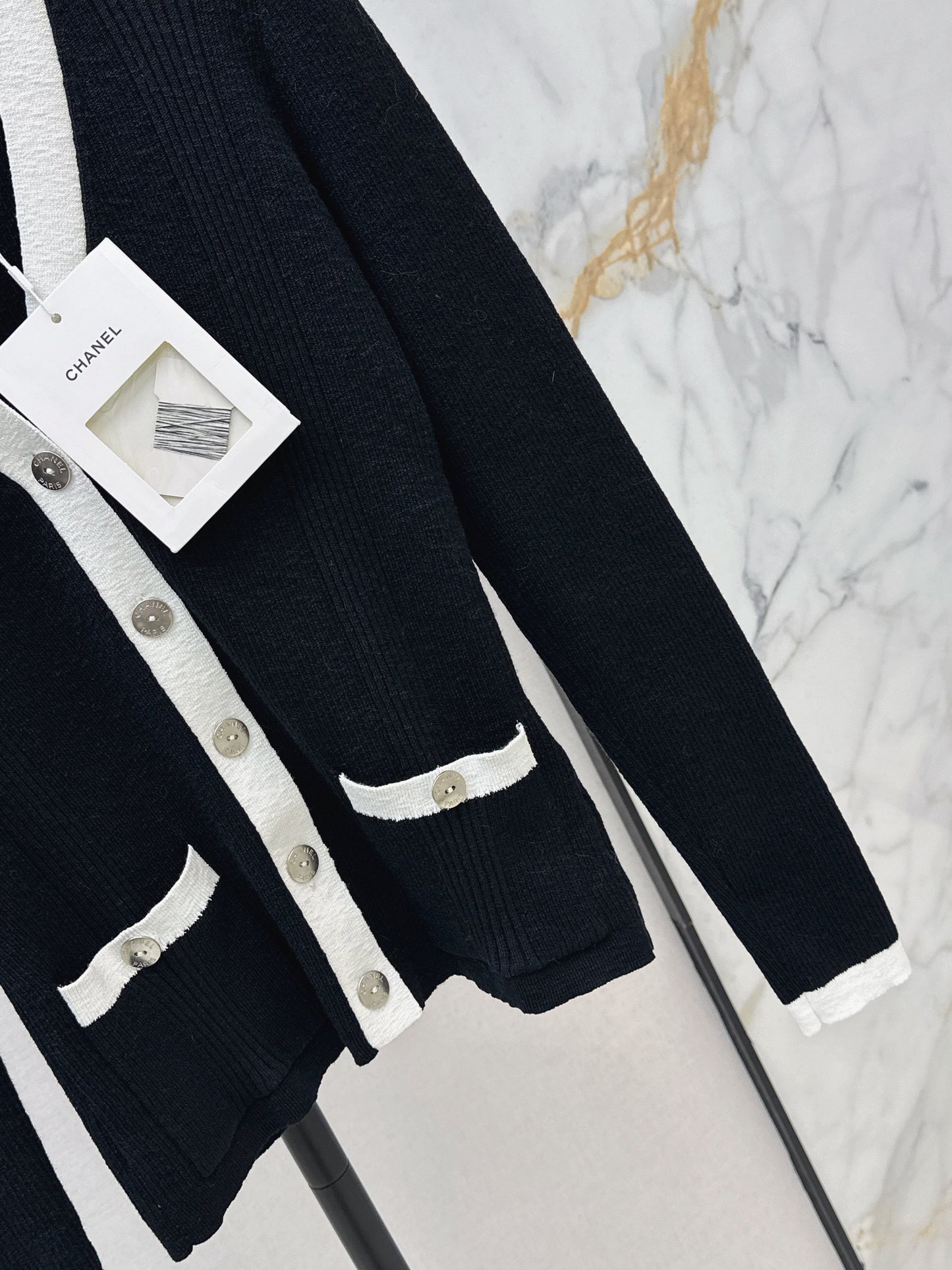 26SS NEW v-neck cardigan