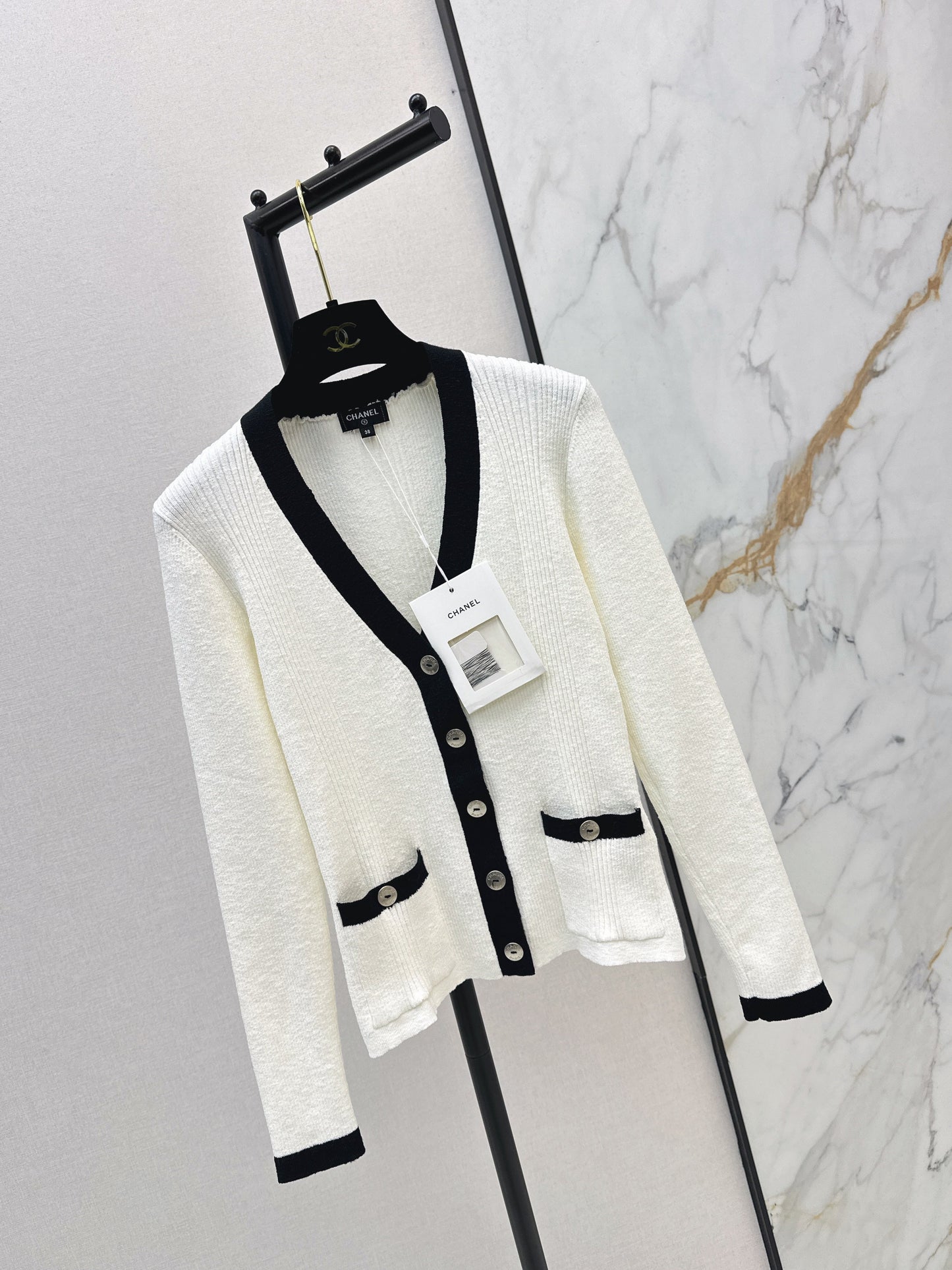 26SS NEW v-neck cardigan