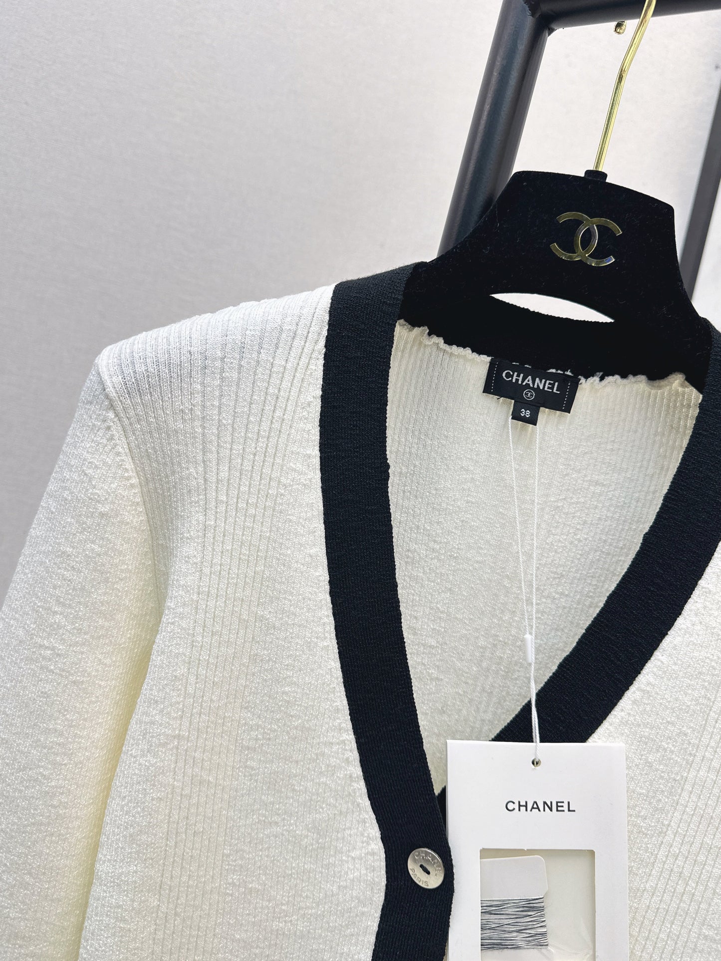 26SS NEW v-neck cardigan