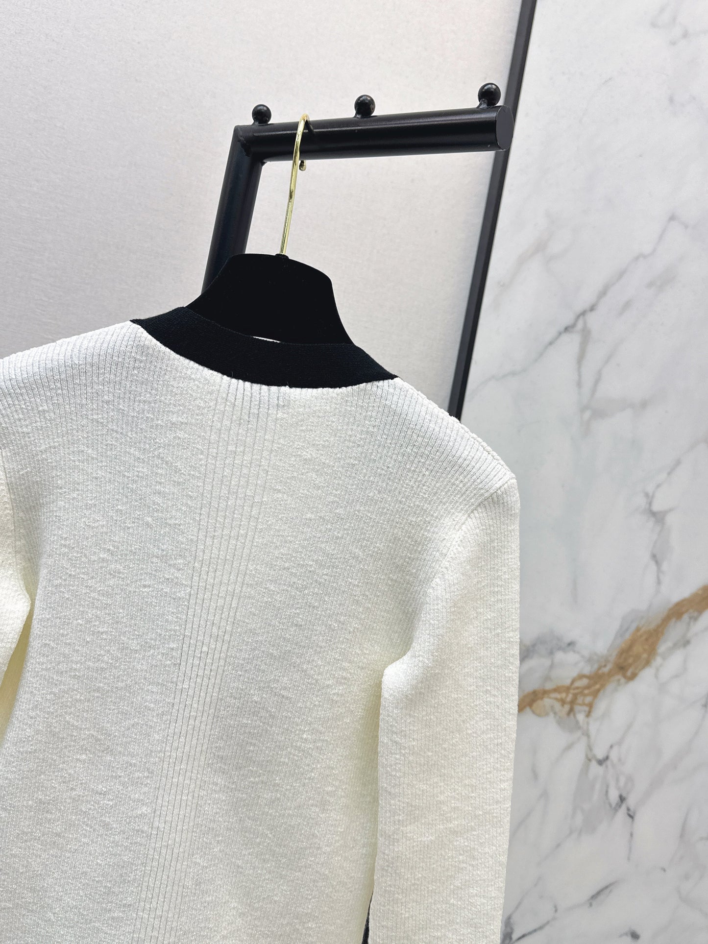 26SS NEW v-neck cardigan