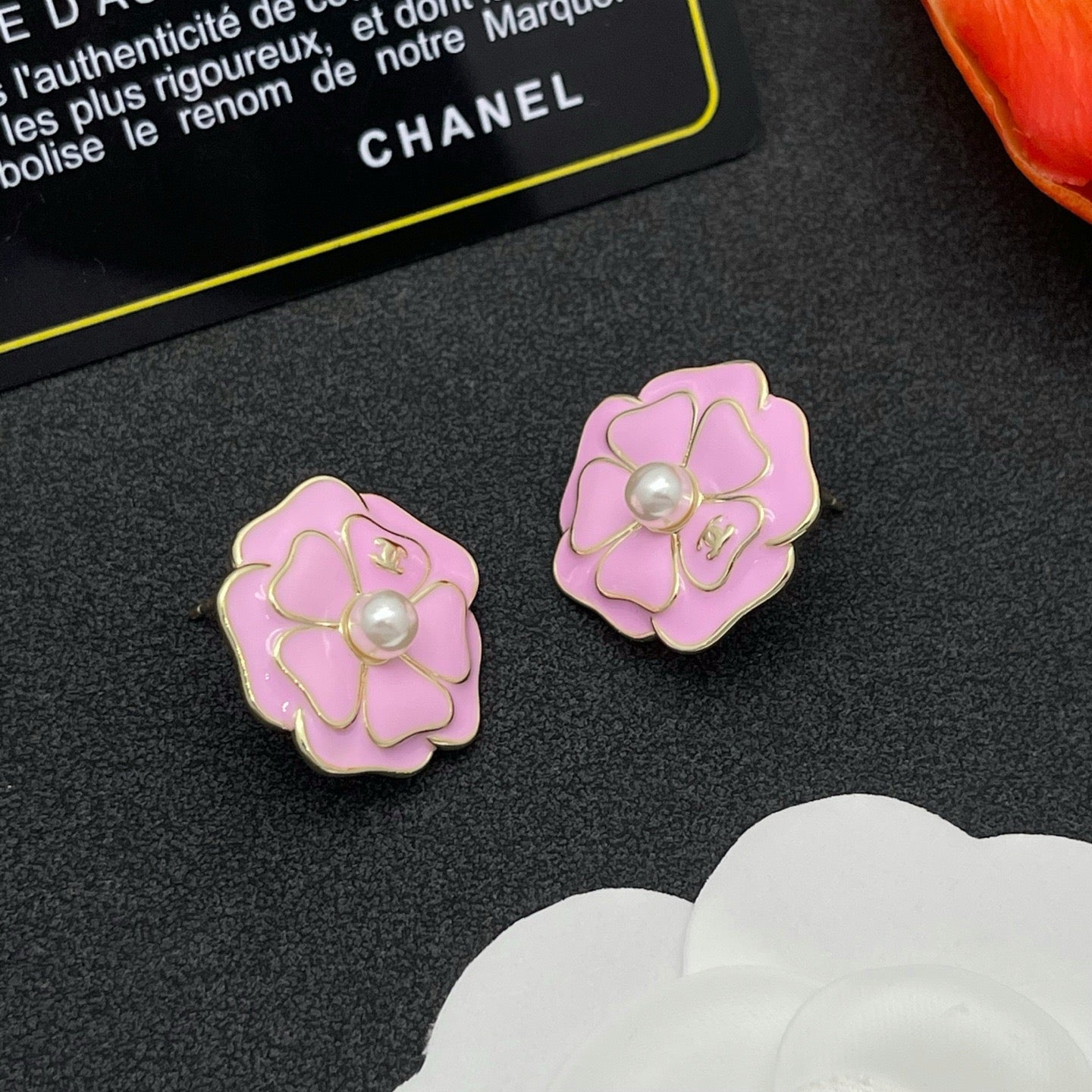 🔥HEISS🔥26SS NEUE Ohrstecker mit schwarzen Blumen