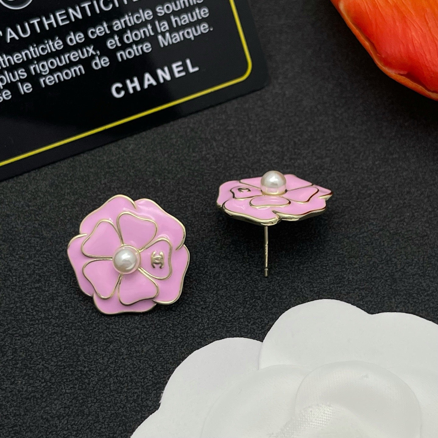 🔥HEISS🔥26SS NEUE Ohrstecker mit schwarzen Blumen