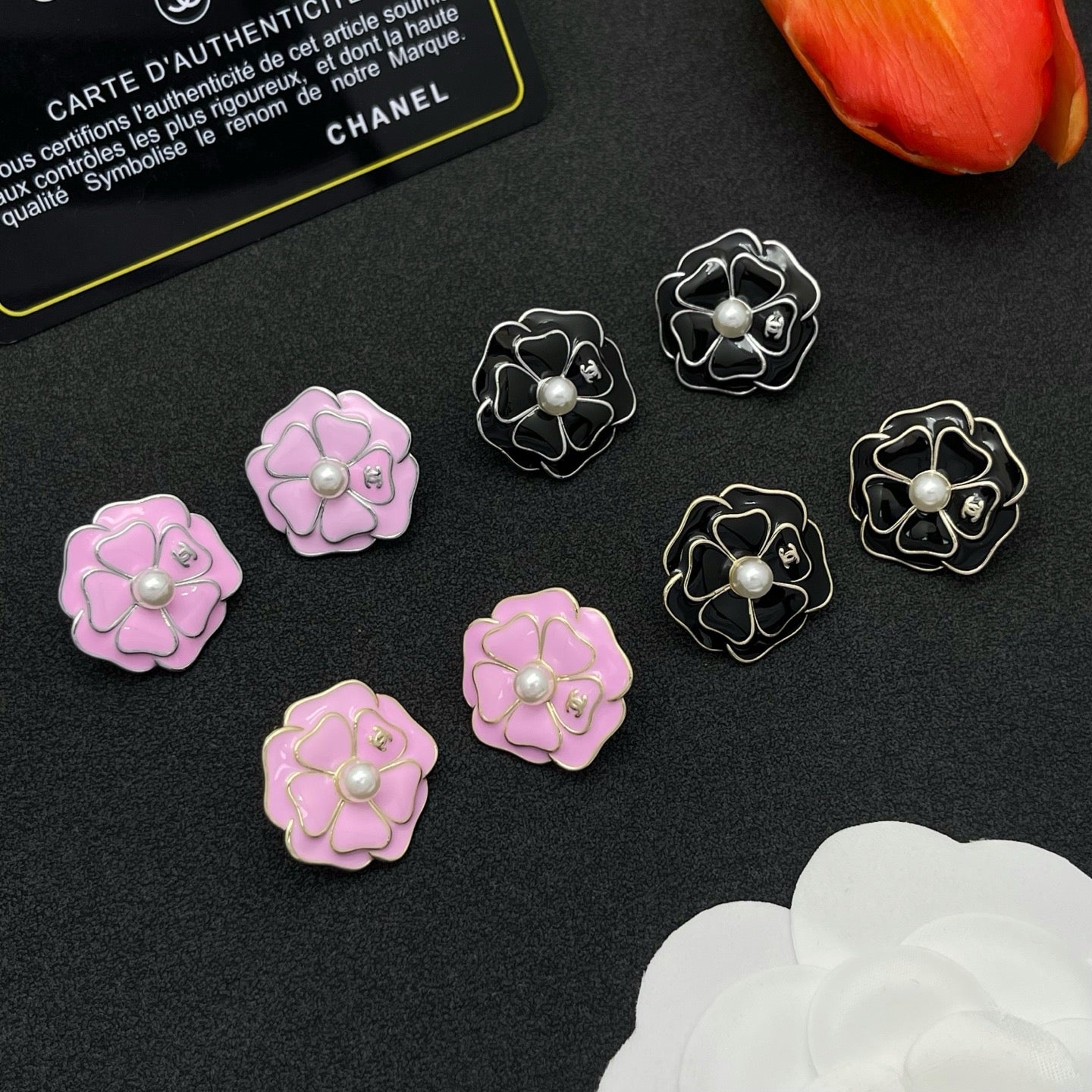 🔥HEISS🔥26SS NEUE Ohrstecker mit schwarzen Blumen