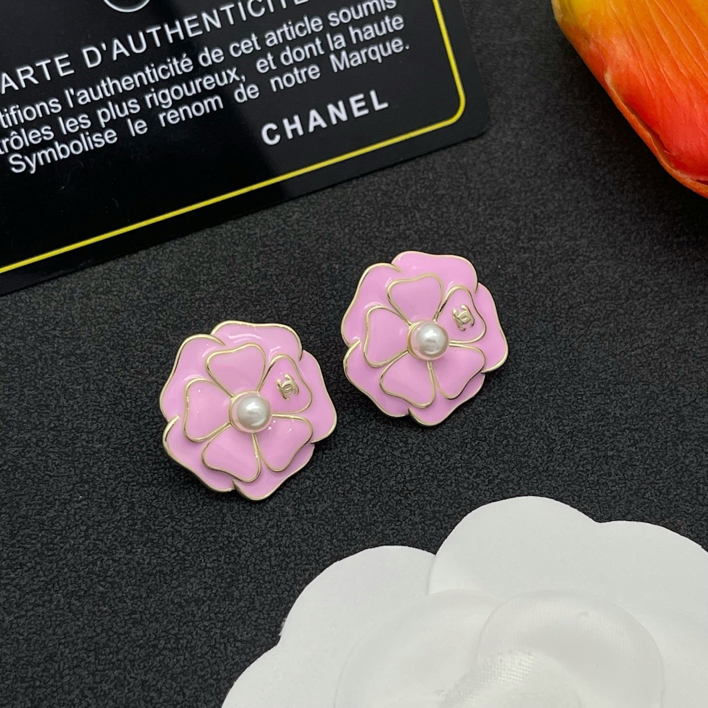 🔥HEISS🔥26SS NEUE Ohrstecker mit schwarzen Blumen