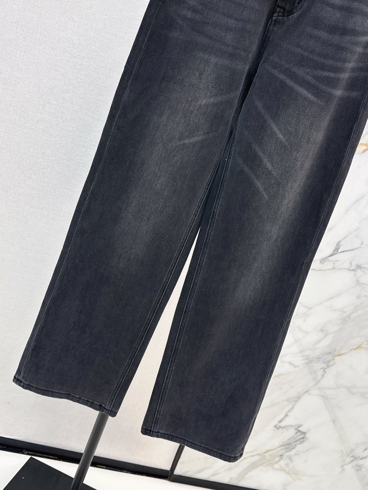 26SS NEUE Straight Jeans