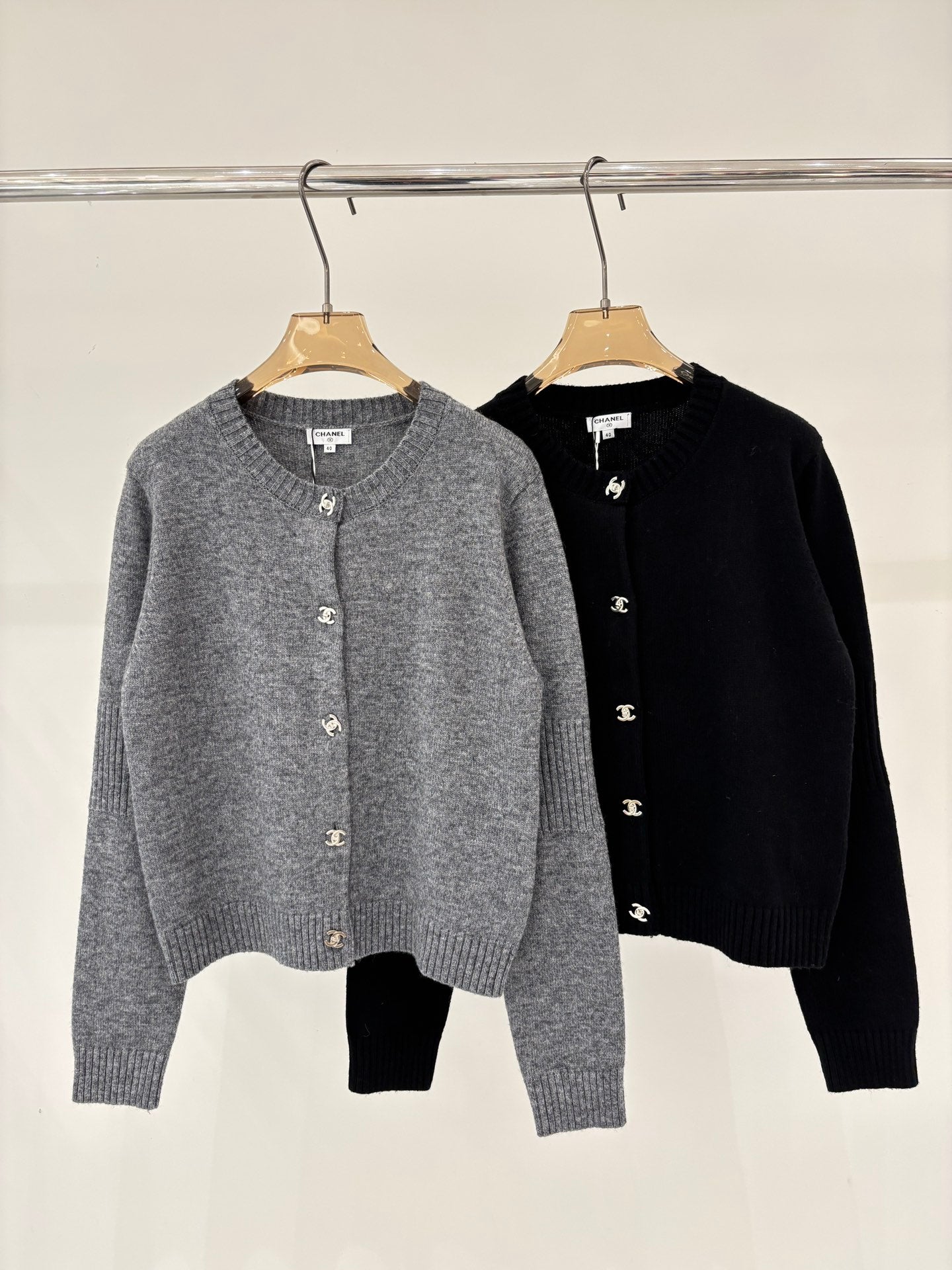 🔥HOT🔥26SS NEW popular round neck metal press button casual knitted cardigan