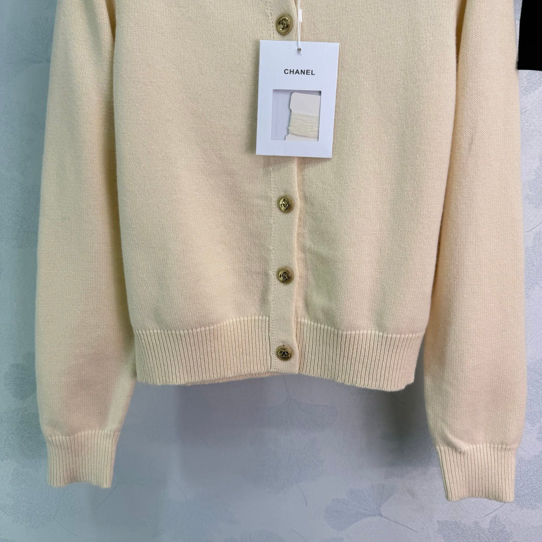 🔥HOT🔥26SS NEW Beige round neck metal button knitted cardigan