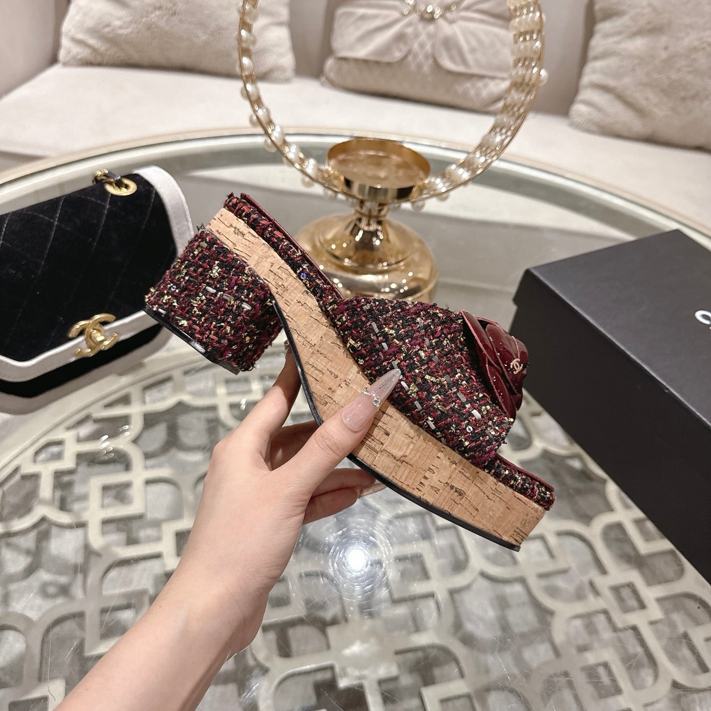 26SS NEUE Plateau-Pantoletten mit Kamelie