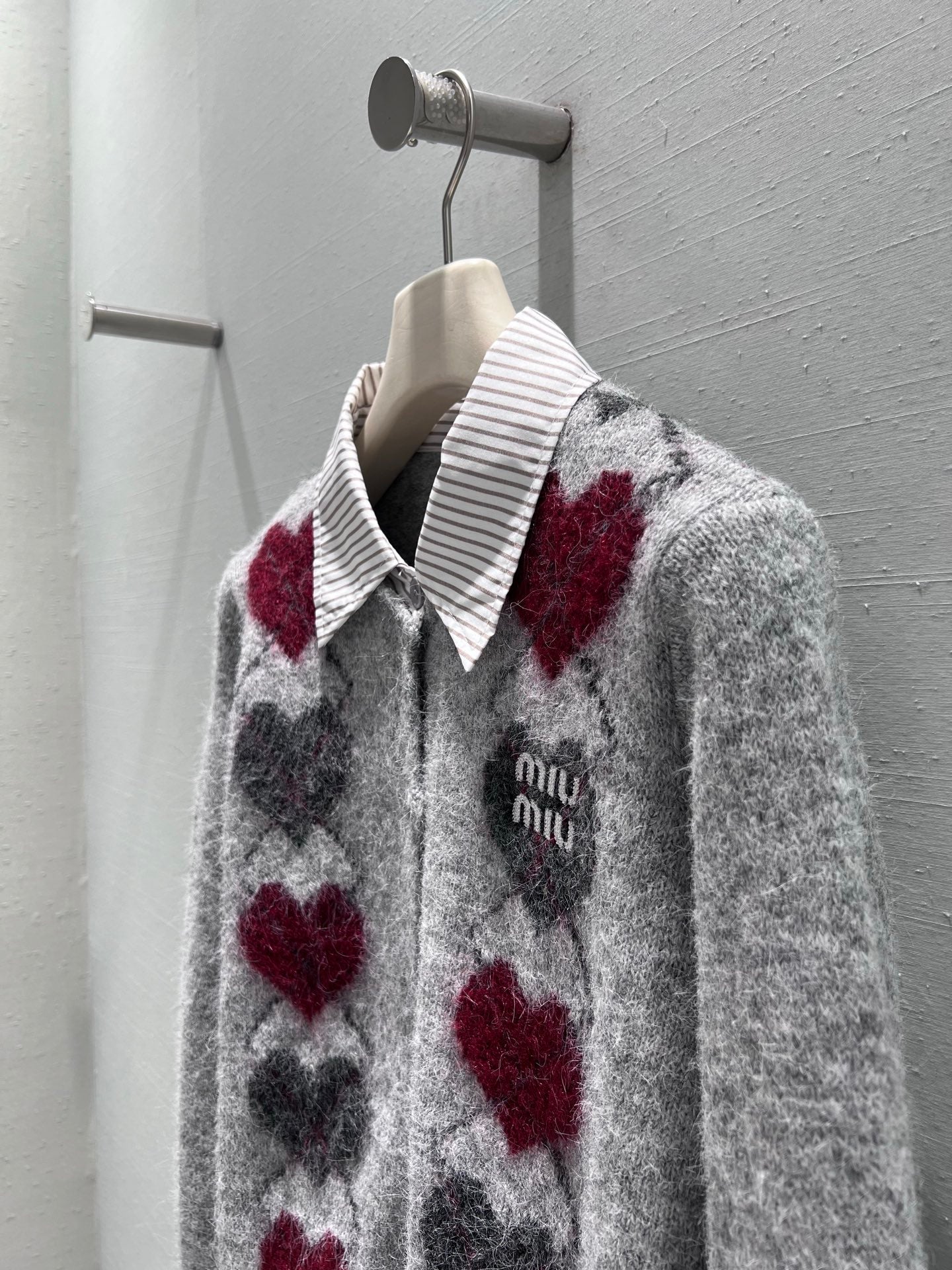 🔥HOT🔥26SS NEW Contrast color love diamond lapel knitted long-sleeved cardigan