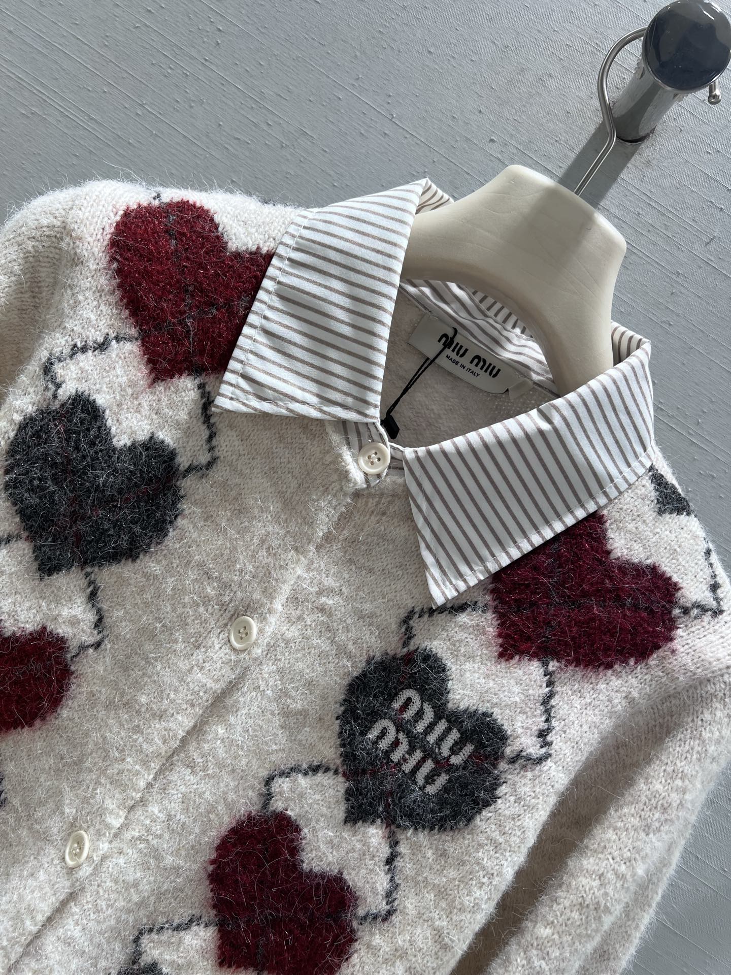 🔥HOT🔥26SS NEW Contrast color love diamond lapel knitted long-sleeved cardigan