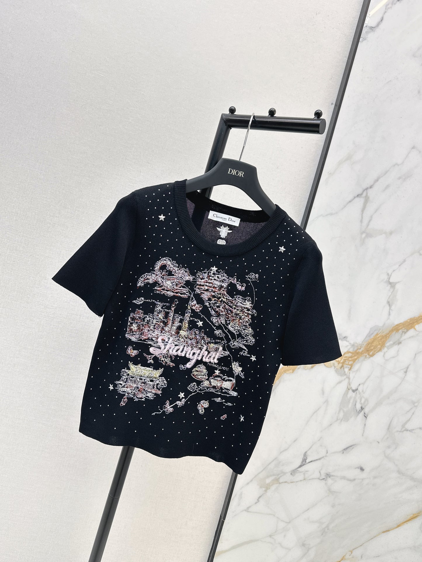 26SS NEUER Kurzarmpullover mit schwerer Stickerei