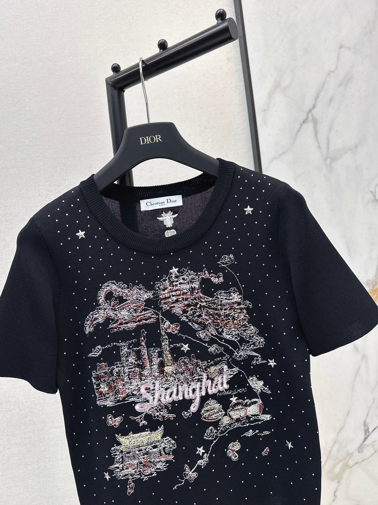 26SS NEUER Kurzarmpullover mit schwerer Stickerei