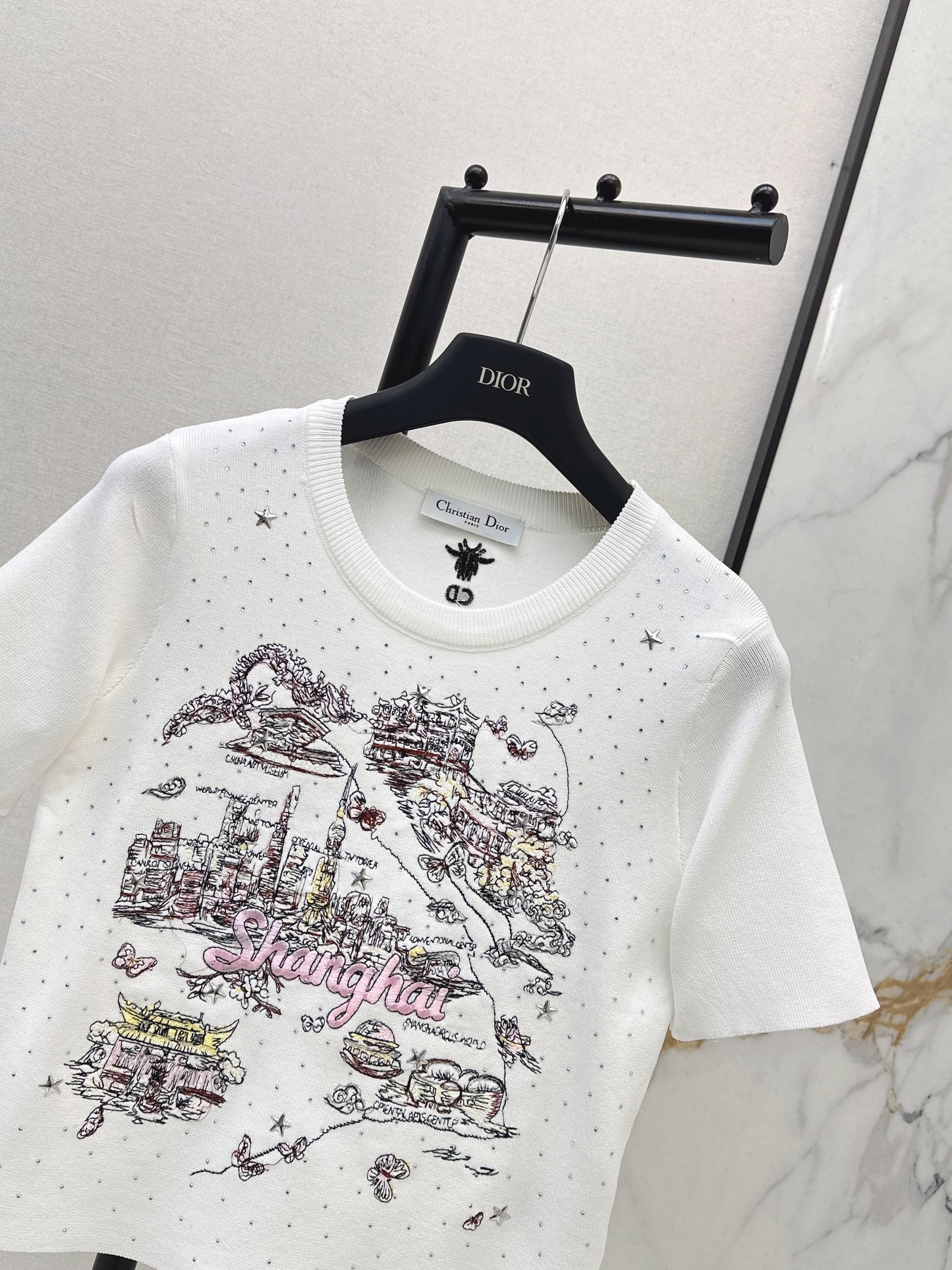 26SS NEUER Kurzarmpullover mit schwerer Stickerei