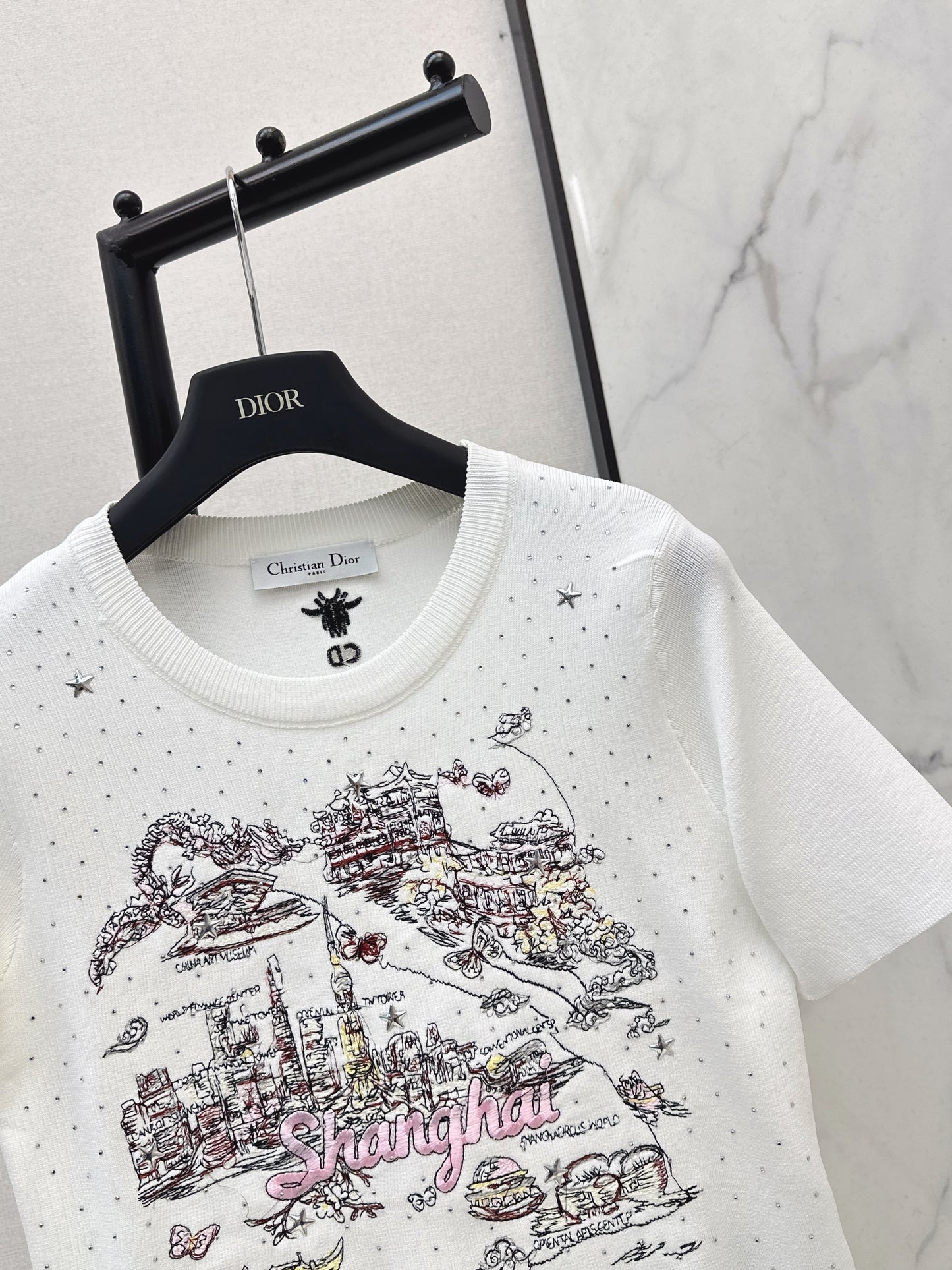 26SS NEUER Kurzarmpullover mit schwerer Stickerei