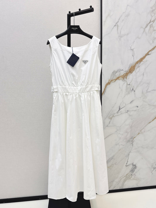 26SS NEW Triangular logo embellished long sleeveless dress