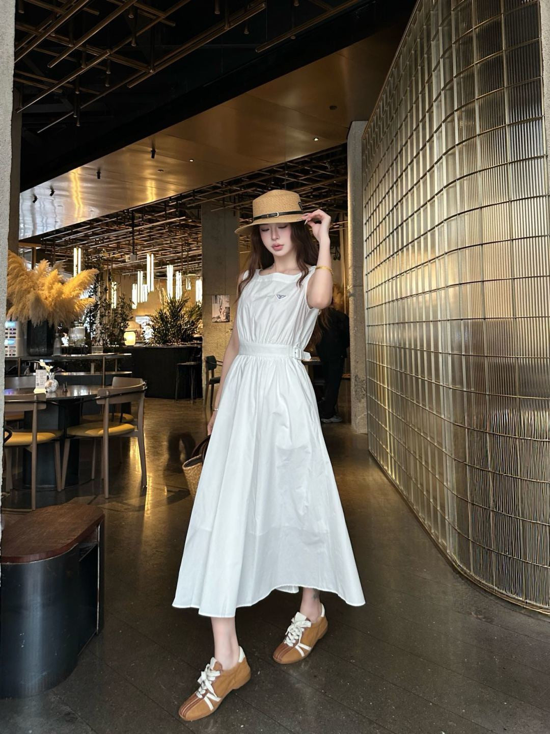 26SS NEW Triangular logo embellished long sleeveless dress