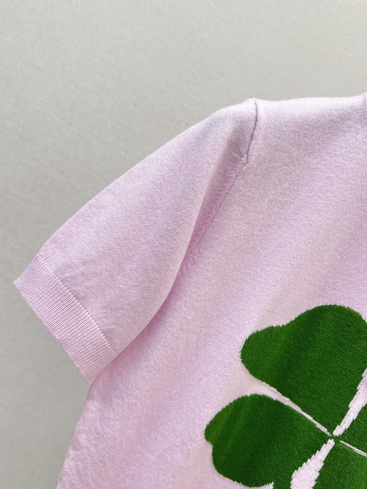26SS NEUER Glücks-Kleeblatt-Strickpullover mit kurzen Ärmeln