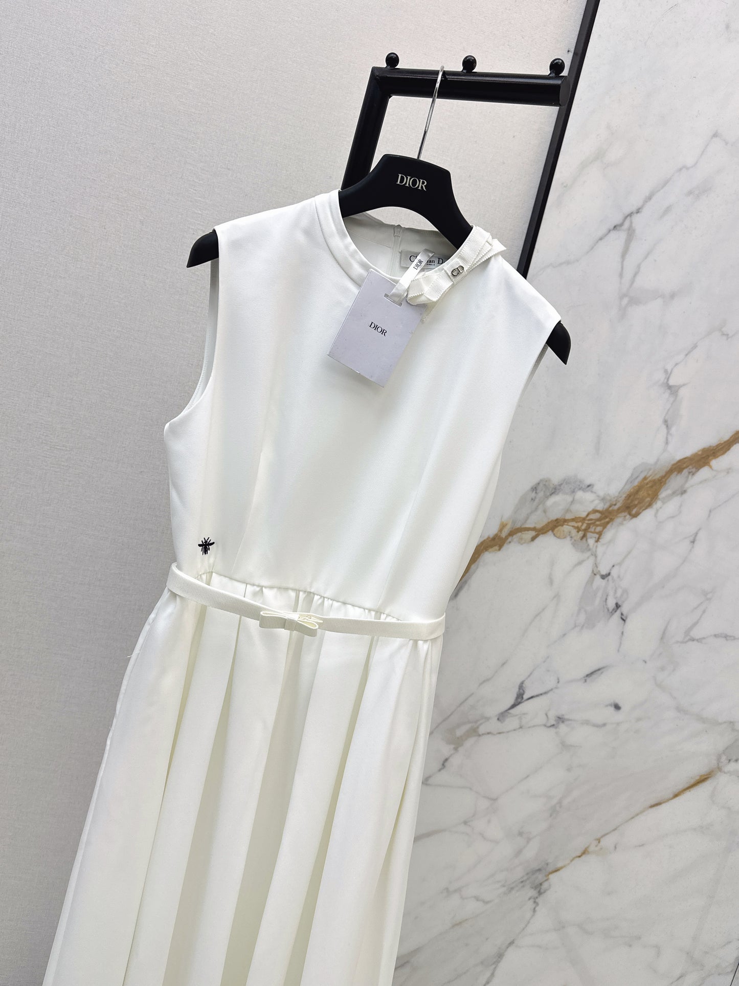 26SS NEW Bow-embellished long sleeveless dress